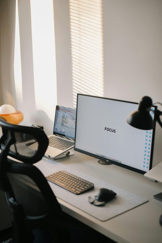 https://homspiration.com/how-to-eliminate-back-pain-while-working-top-5-budget-friendly-ergonomic-chairs/