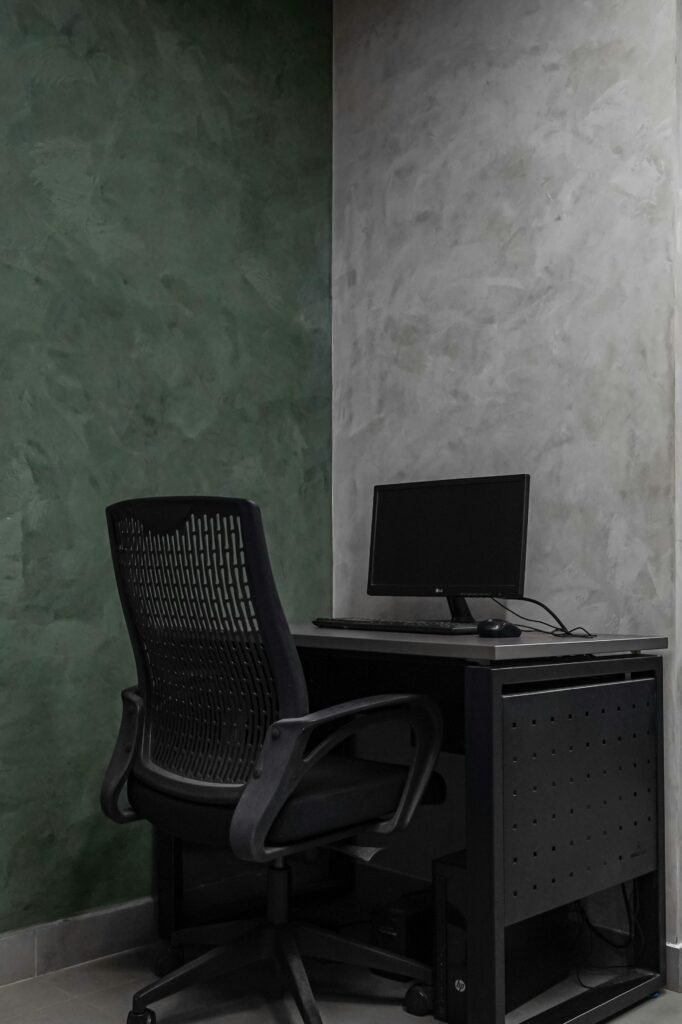 https://homspiration.com/how-to-eliminate-back-pain-while-working-top-5-budget-friendly-ergonomic-chairs/
